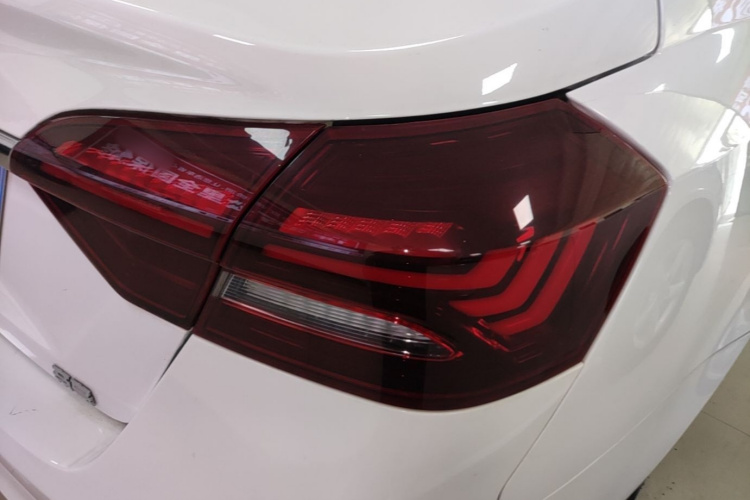 GEELY Emgrand 2021 car image #8