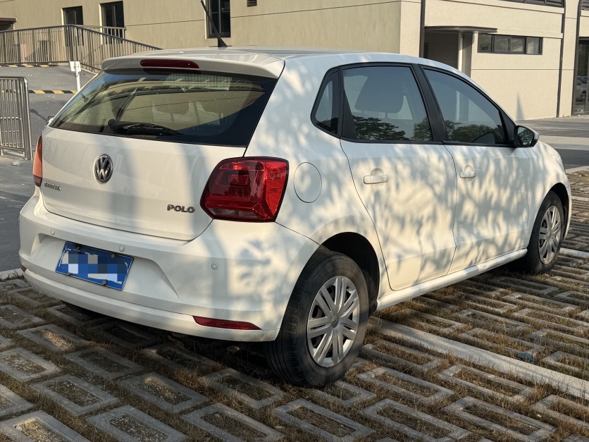 Volkswagen Polo 2016 car image #4