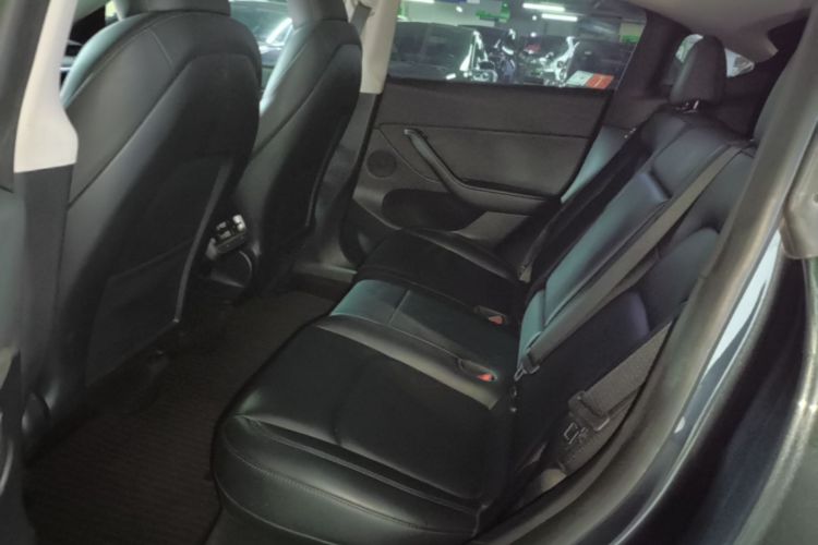 Tesla Model Y 2024 #17 Tesla Model Y 2024 car image #17