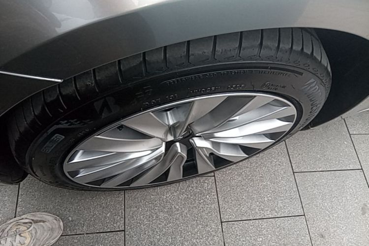 Tesla Model 3 2021 car image #9