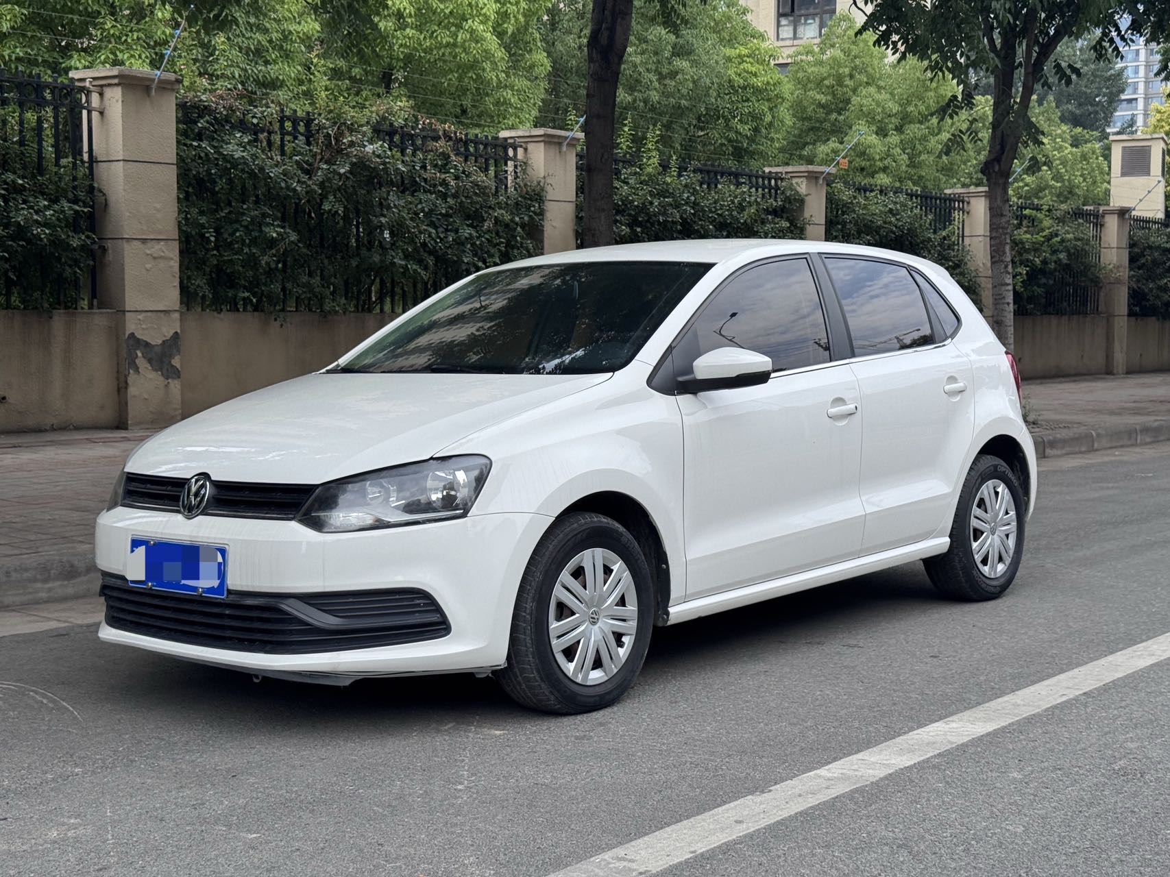 Volkswagen Polo 2017 car image 