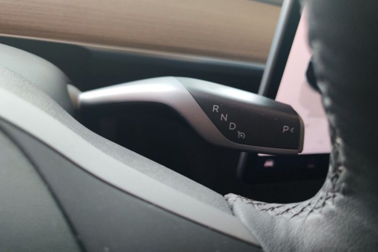 Tesla Model 3 2022 car image #14