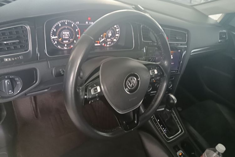 Volkswagen Golf 2019 #15 Volkswagen Golf 2019 car image #15