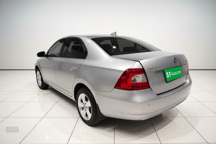 Skoda Rapid 2015 #5 Skoda Rapid 2015 image de voiture #5