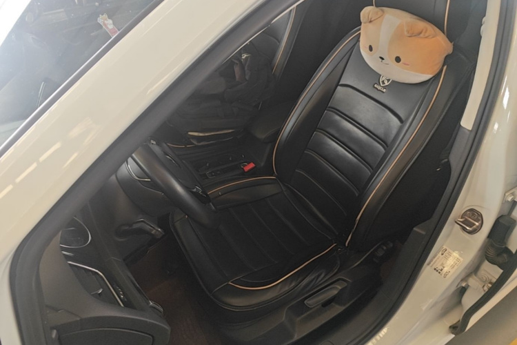 Volkswagen Golf 2020 car image #15