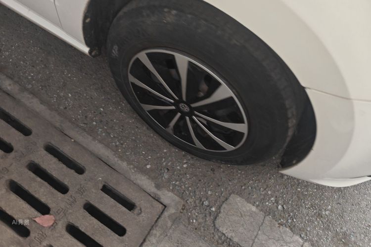 Volkswagen Polo 2016 car image #9