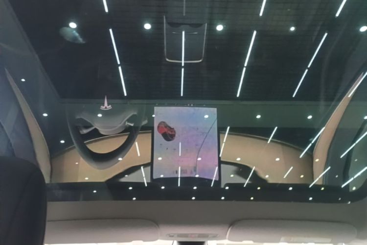 Tesla Model Y 2021 car image #18