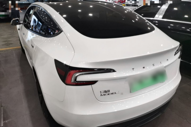 Tesla Model 3 2024 car image #5