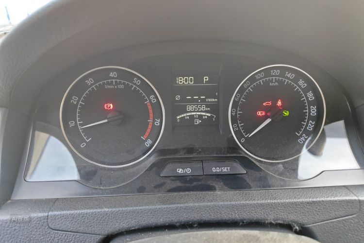 Skoda Rapid 2014 #14 Skoda Rapid 2014 image de voiture #14