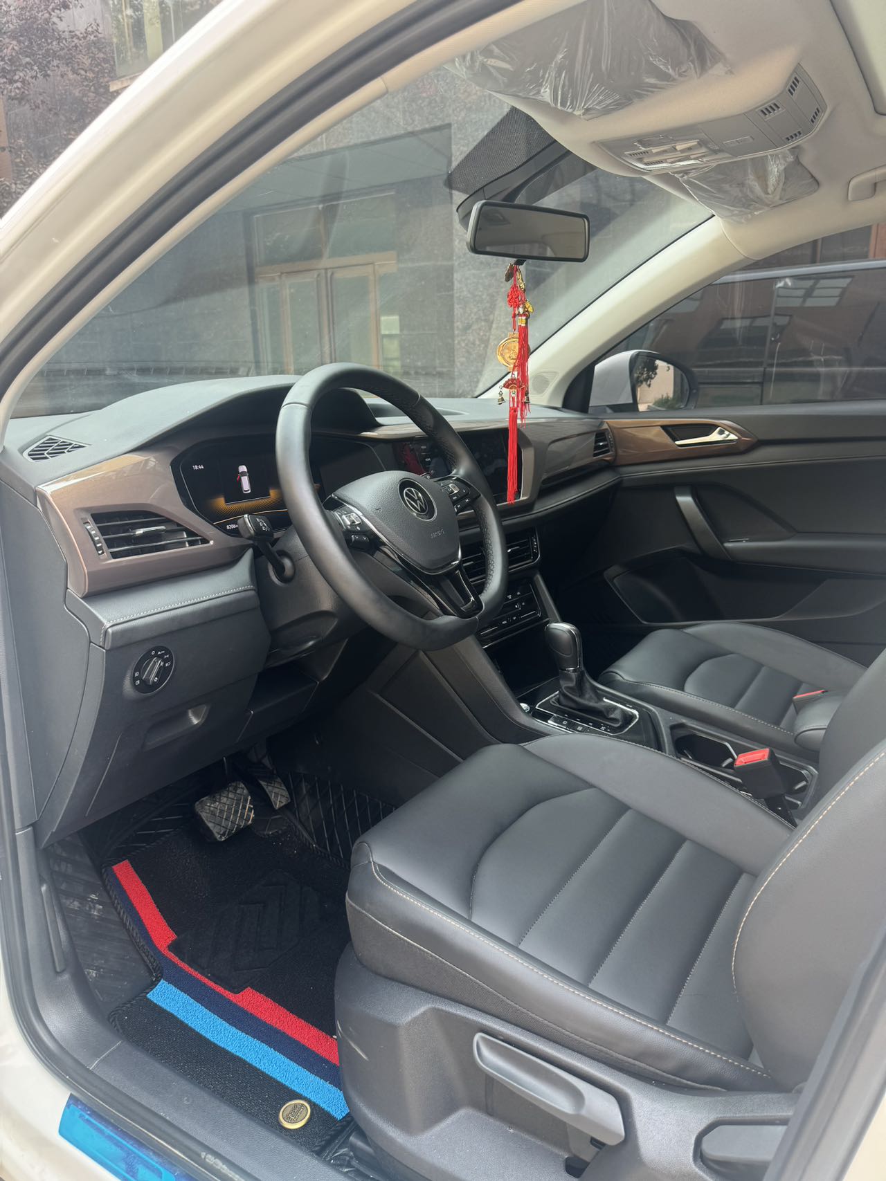 2023 car image #4