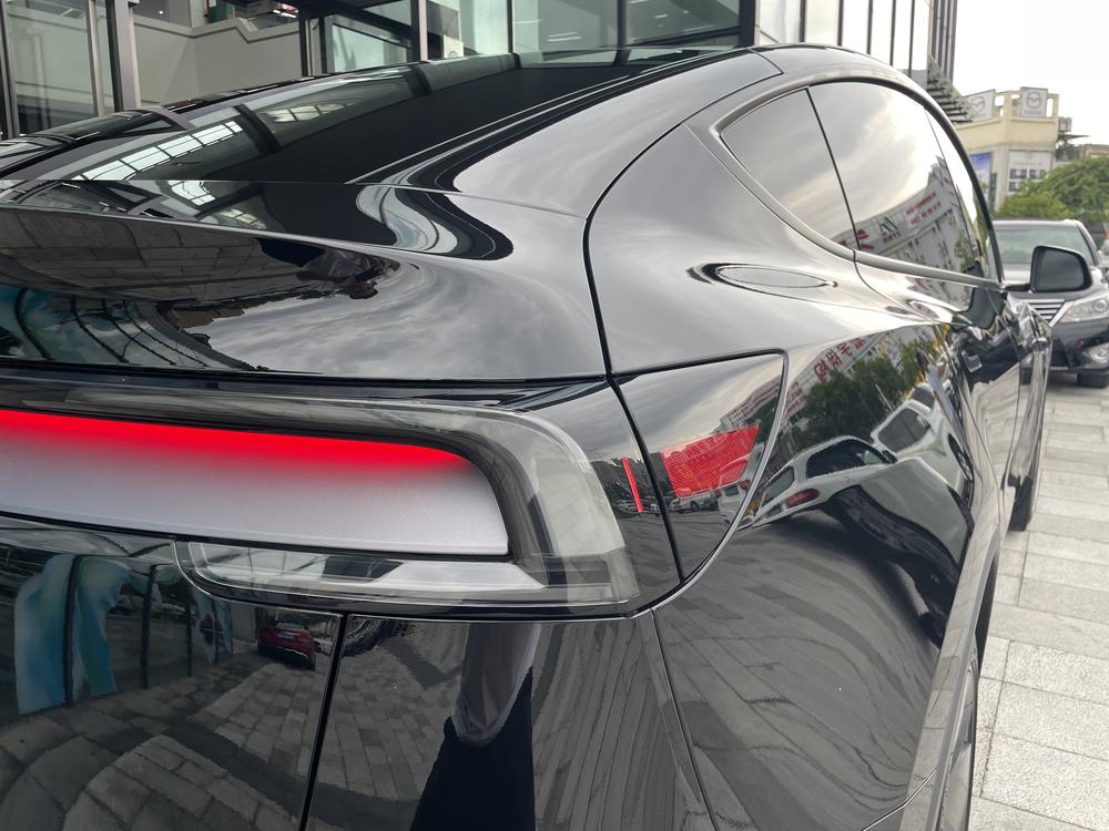 Tesla Model Y 2025 #7 Tesla Model Y 2025 car image #7
