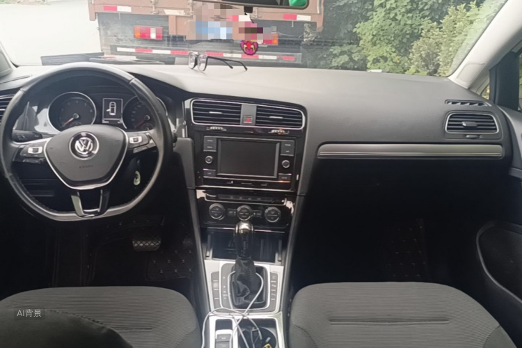 Volkswagen Golf 2018 car image #11