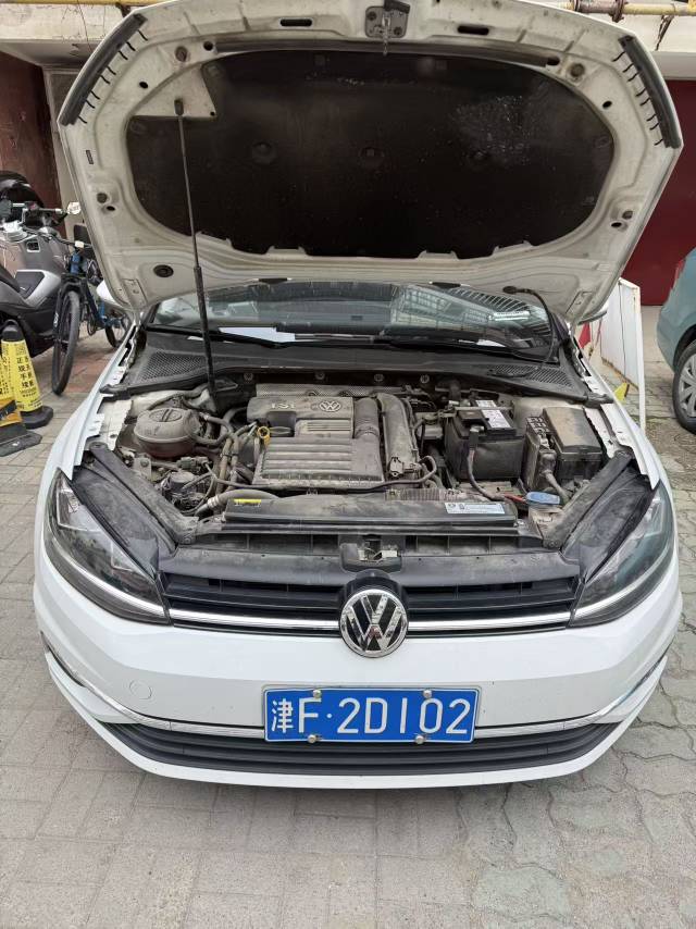 2019 car image #2