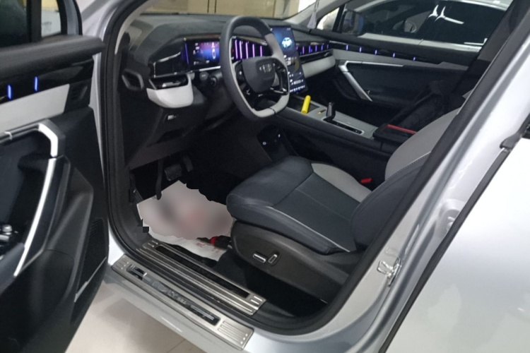 GEELY Boyue L 2024 car image #15