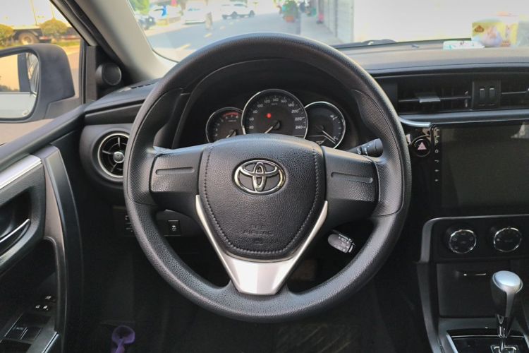 Toyota Corolla 2019 #11 Toyota Corolla 2019 car image #11