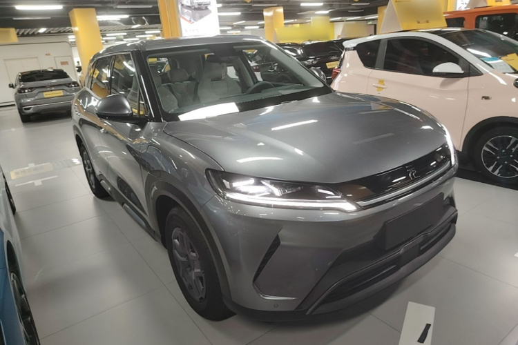 BYD YuanUP 2025 car image #4
