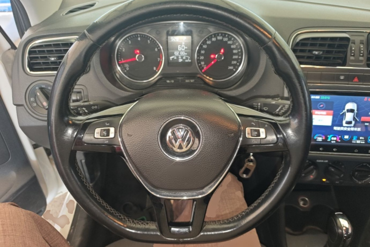 Volkswagen Polo 2016 #11 Volkswagen Polo 2016 car image #11