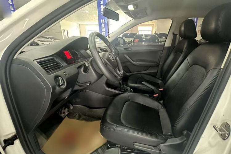 Volkswagen Santana 2023 immagine di auto #10