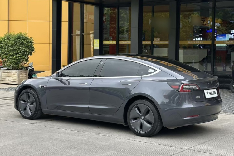 Tesla Model 3 2022 immagine di auto #6