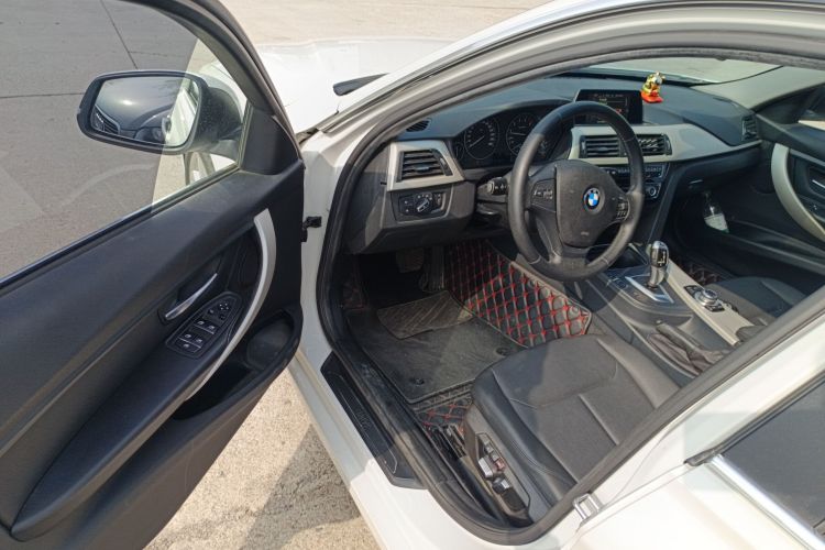 BMW 3 Series 2016 imagen de coche #16