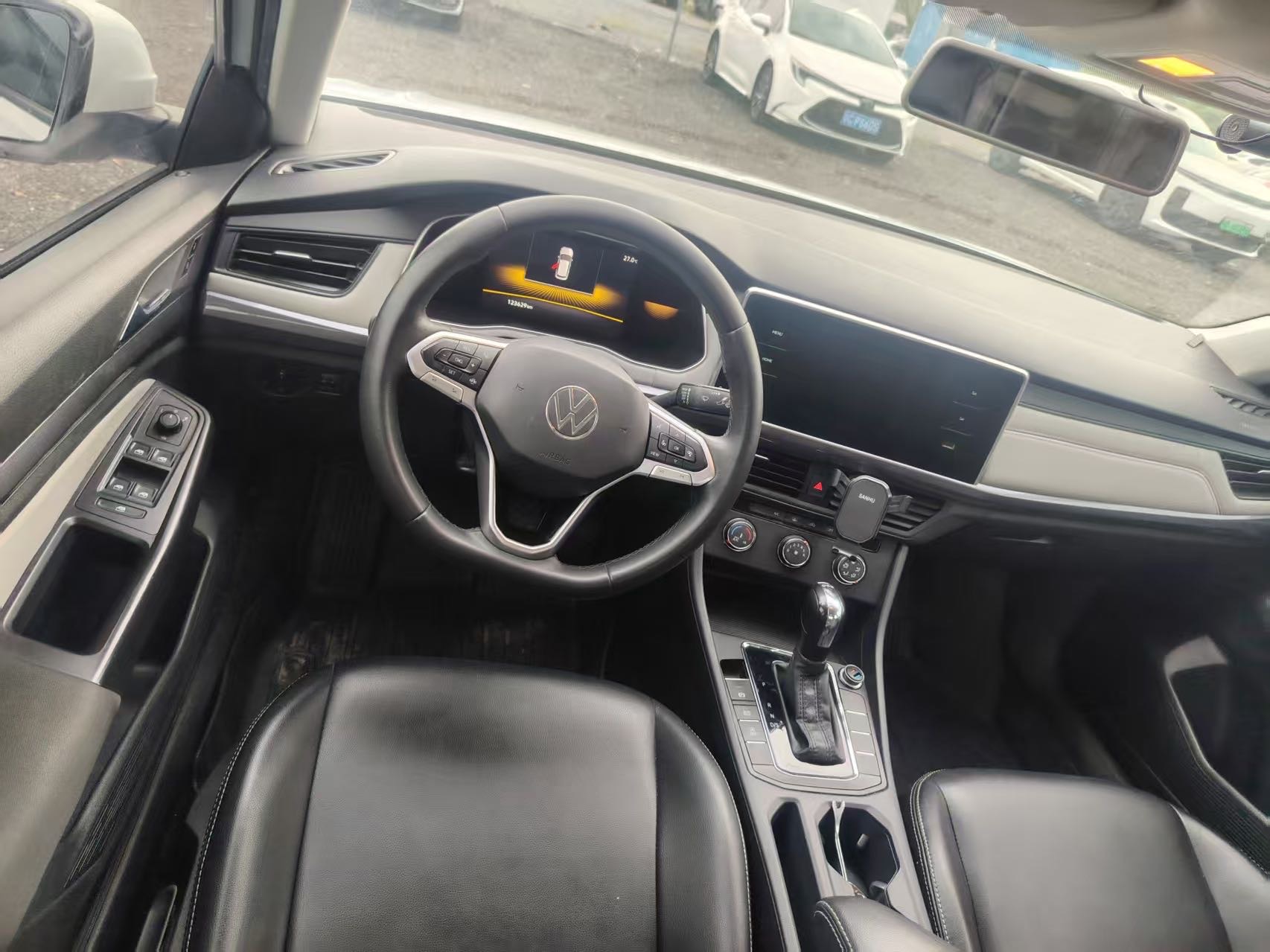 2023 car image #5