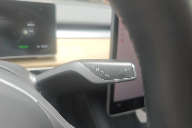 Tesla Model Y 2023 #14 Tesla Model Y 2023 immagine di auto #14