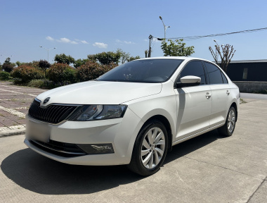Skoda Rapid 2019 Skoda Rapid 2019 image de voiture