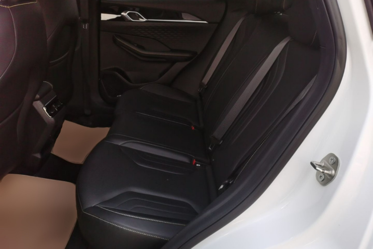 GEELY Coolray 2025 car image #17