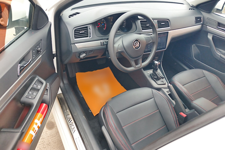 Volkswagen Lavida 2017 car image #12