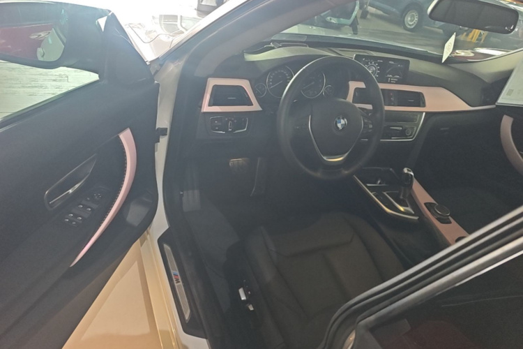 BMW 3 Series GT 2016 car image #19