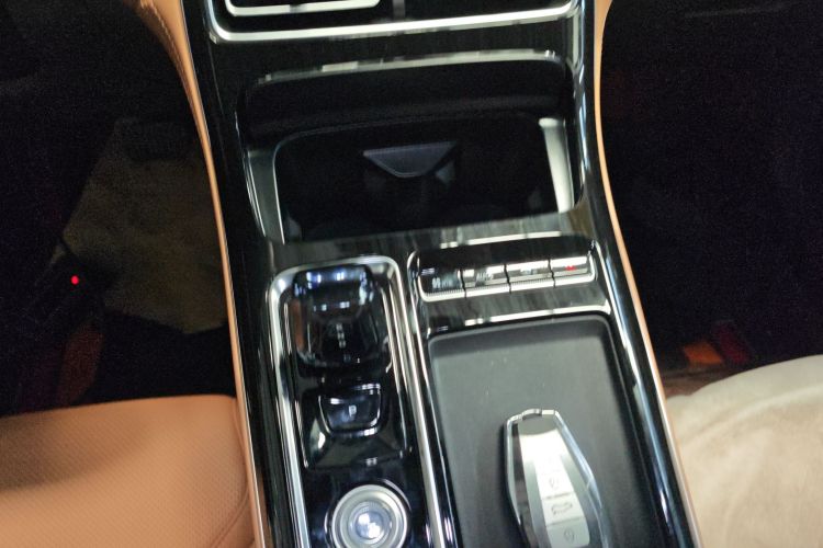 GEELY Boyue L 2026 image de voiture #14