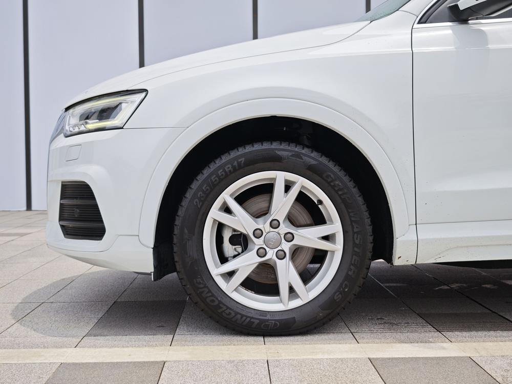 Audi Q3 2018 car image #6