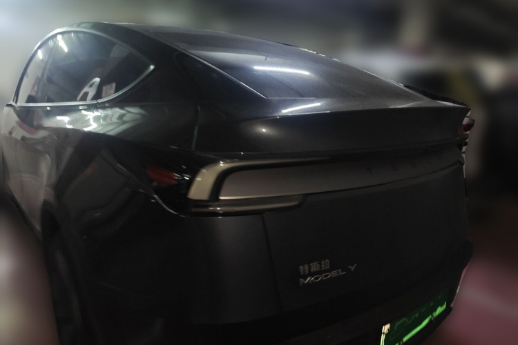 Tesla Model Y 2026 car image #4