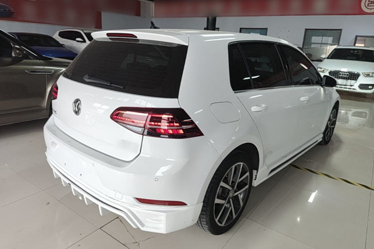 Volkswagen Golf 2020 car image #5