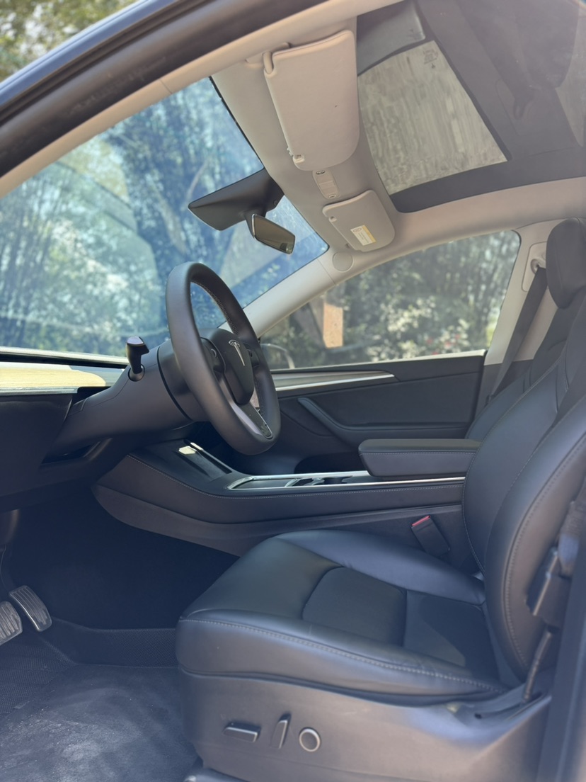 Tesla Model Y 2023 car image #7
