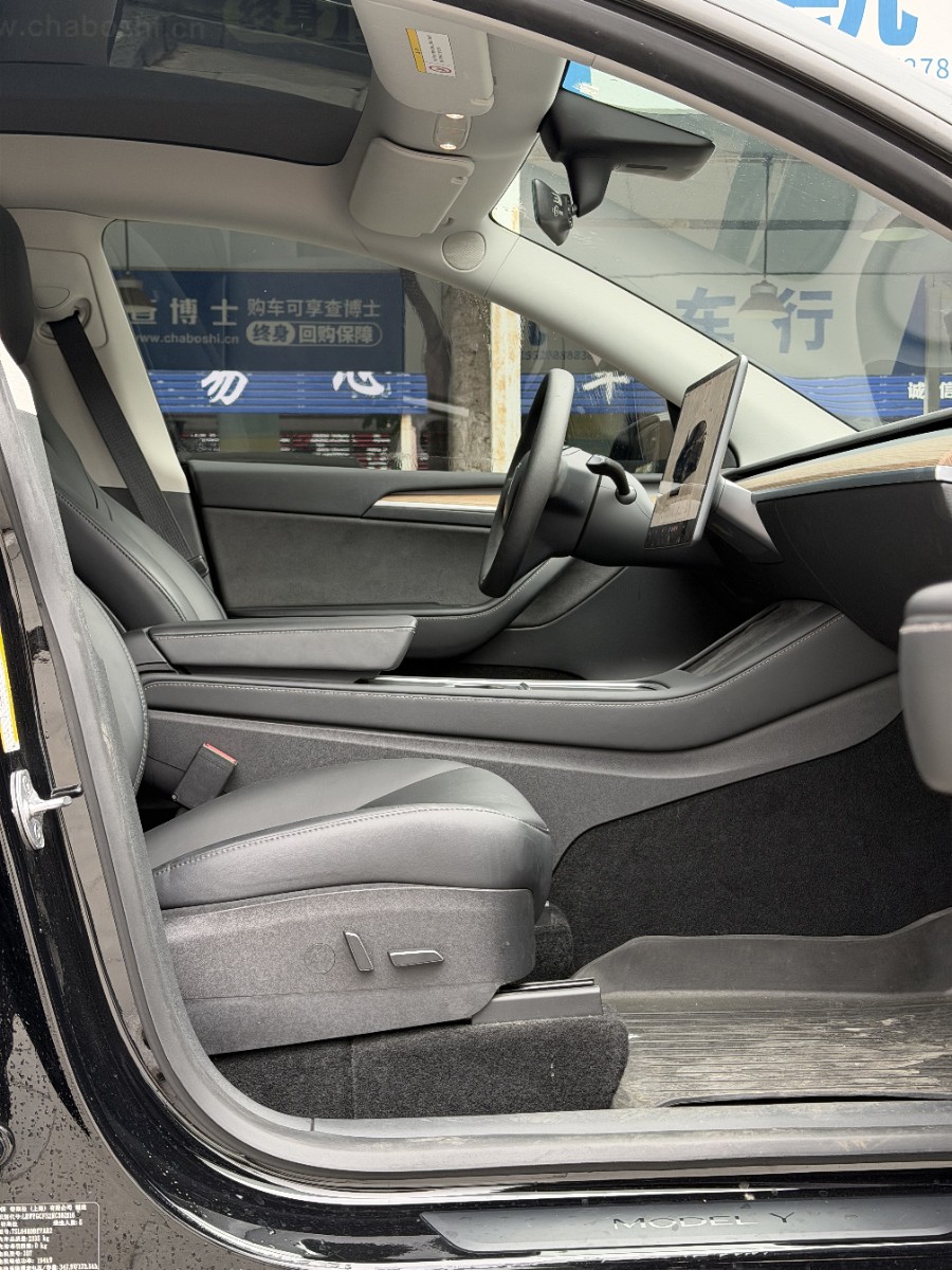 Tesla Model Y 2022 #12 Tesla Model Y 2022 car image #12