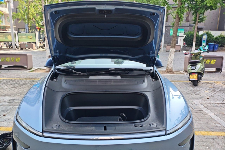 Tesla Model Y 2025 #22 Tesla Model Y 2025 car image #22