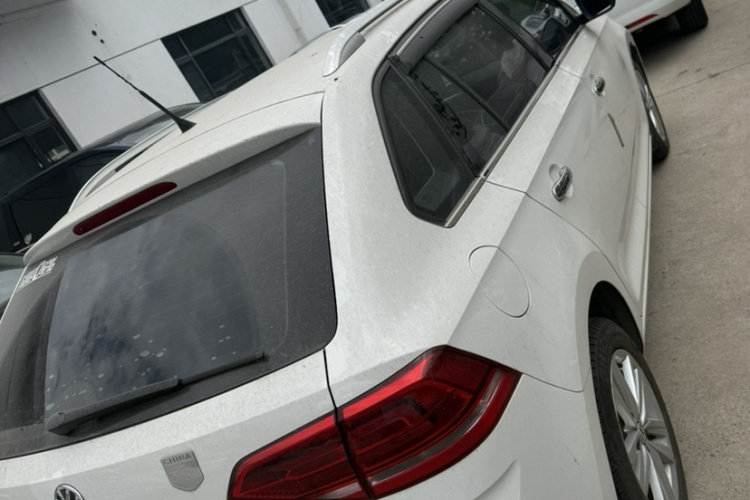 Volkswagen Santana 2016 car image #5