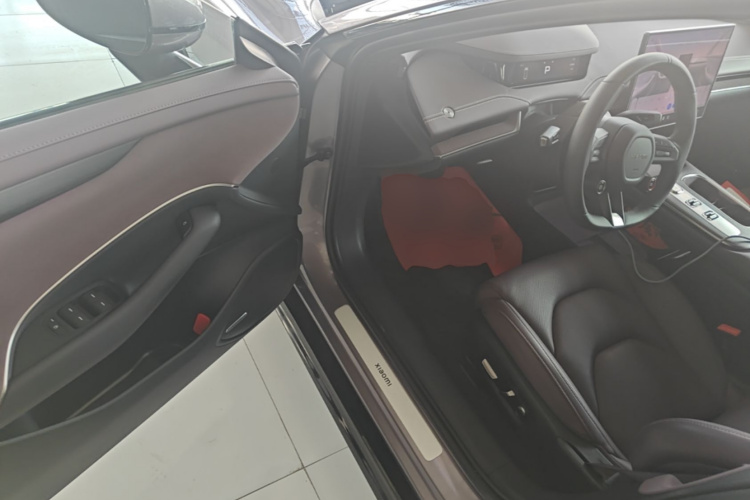MI SU7 2025 car image #12