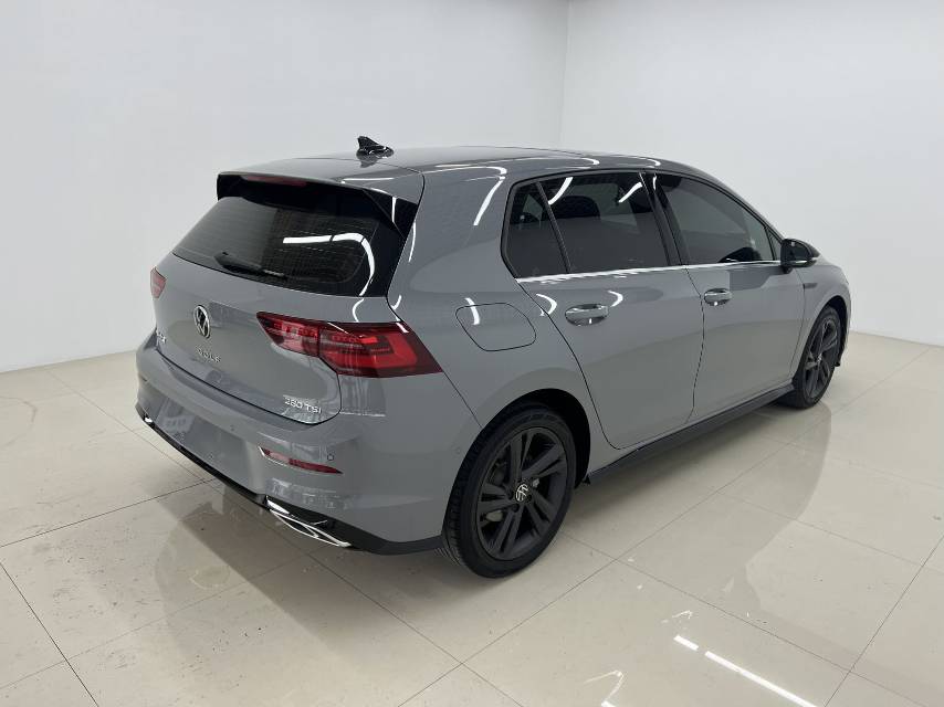 Volkswagen Golf 2023 car image #4