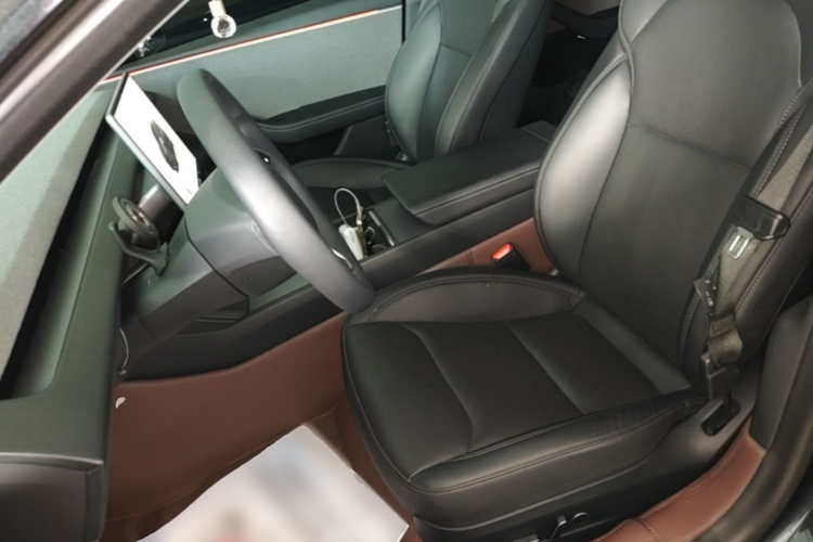 Tesla Model 3 2024 car image #15
