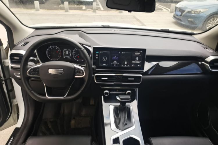 GEELY Coolray 2025 #11 GEELY Coolray 2025 car image #11