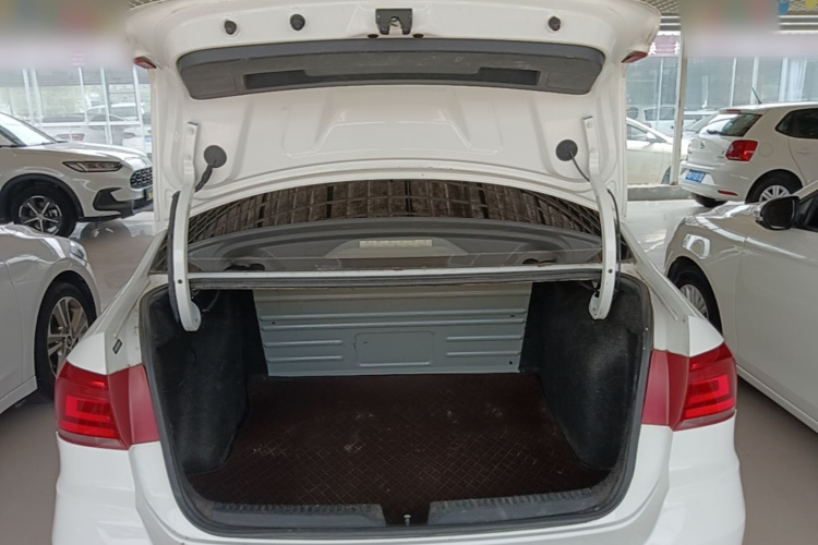 Volkswagen Santana 2017 car image #19