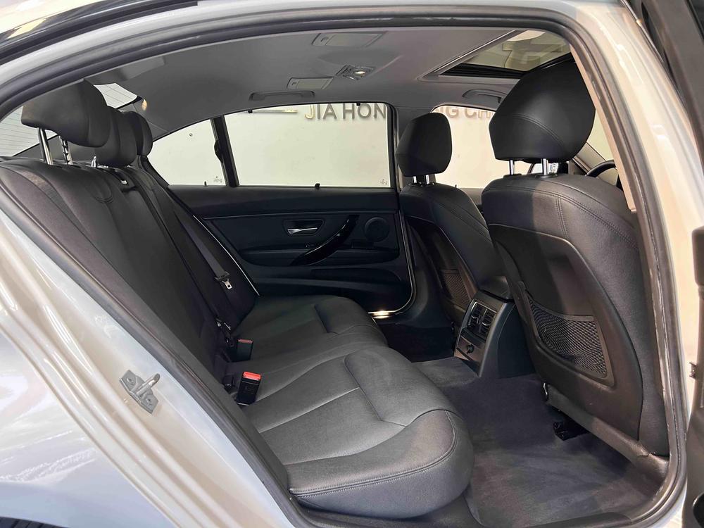 BMW 3 Series 2018 #12 BMW 3 Series 2018 car image #12