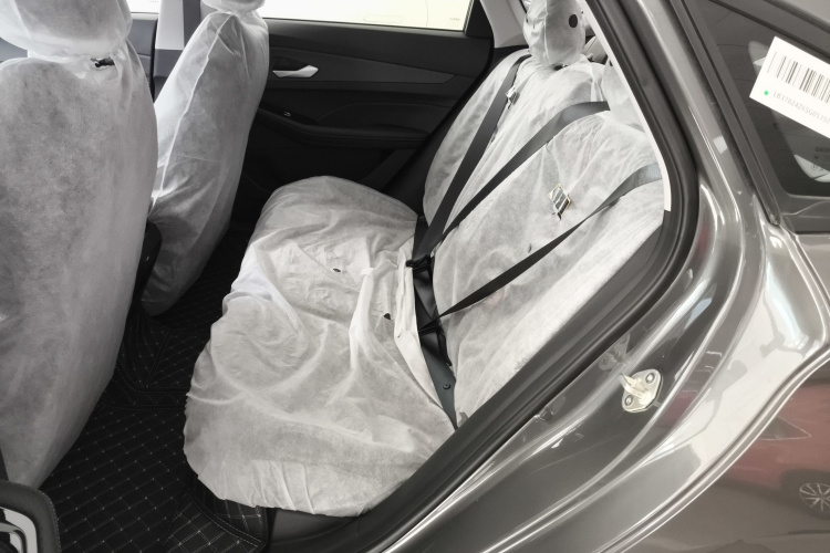 GEELY Binray 2026 immagine di auto #13