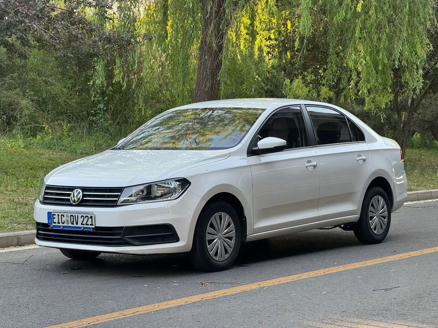 Volkswagen Santana 2018 car image 