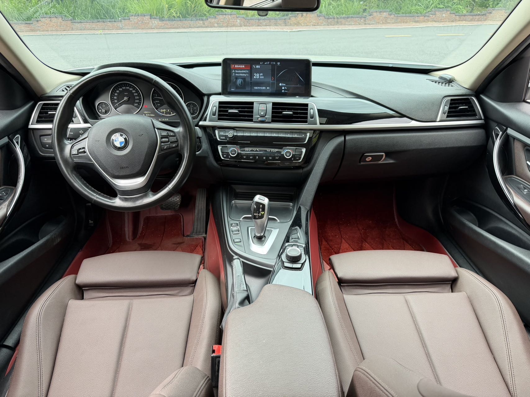 BMW 3 Series 2018 #10 BMW 3 Series 2018 car image #10