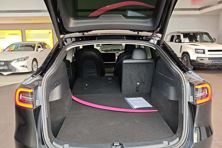 Tesla Model Y 2022 #21 Tesla Model Y 2022 car image #21