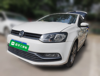 Volkswagen Polo 2015 Volkswagen Polo 2015 car image
