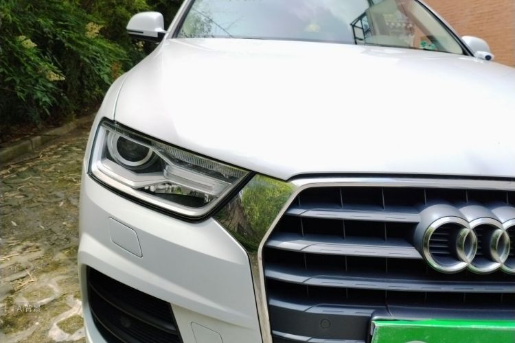 Audi Q3 2016 car image #8